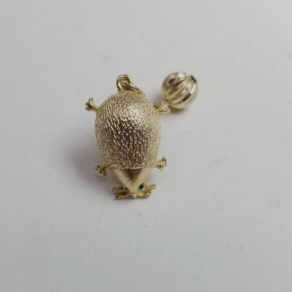 Vintage Little Bug Lapel Pin with Charm, Gold Tone Brooch, Creature, Retro Estat - Picture 6 of 6